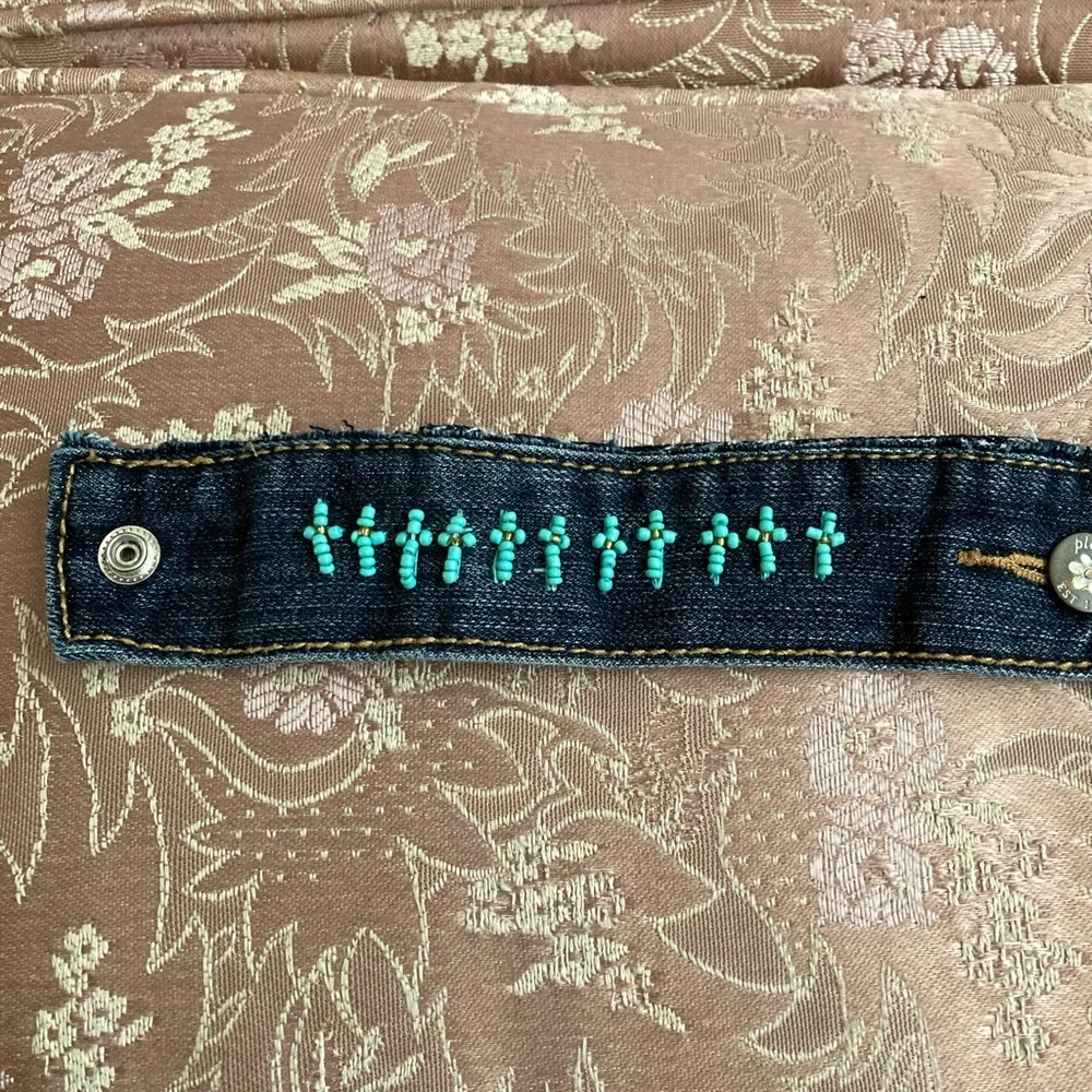 NEW hand beaded cross on jeans small collar with snap closure